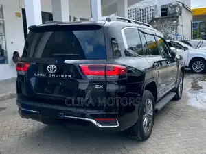 Toyota Land Cruiser 4.6 V8 ZX 2020 Black