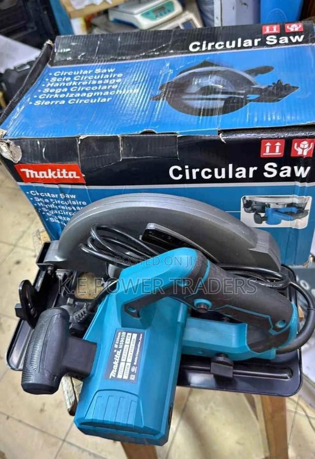 Makita 9 Inch Circular Saw