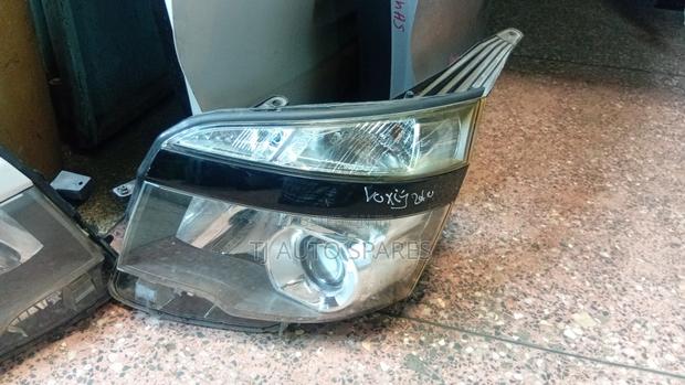 Voxy 2012 Headlight Xenon - main view