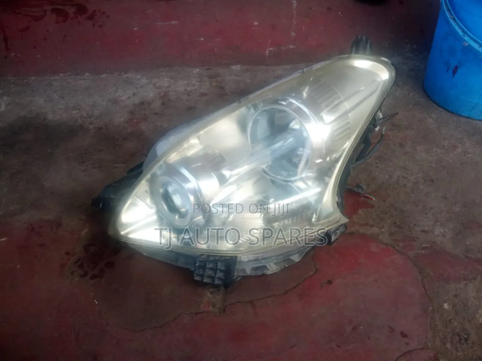 Ractis 2008 Headlight