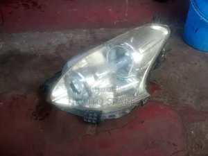 Ractis 2008 Headlight