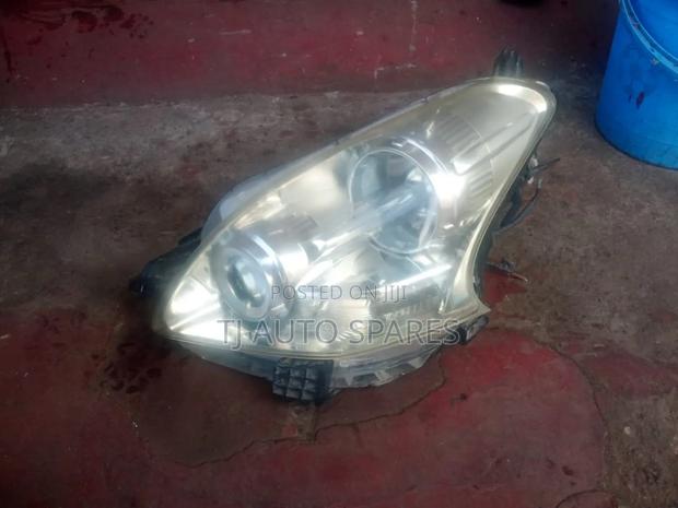Ractis 2008 Headlight - main view