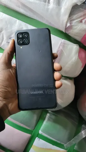 Samsung Galaxy A12 64 GB Black