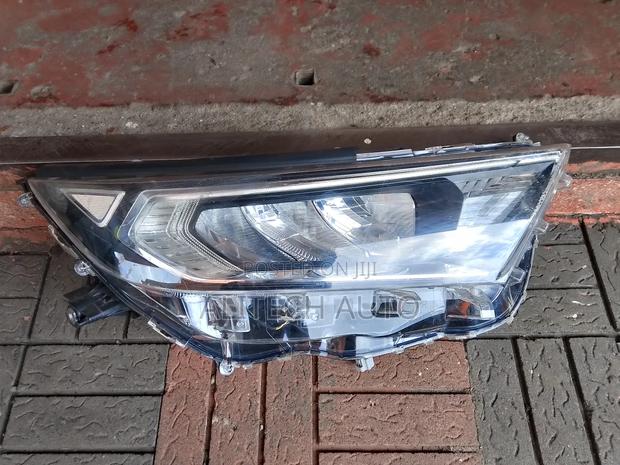 Headlight Rav4 2017 Xenon