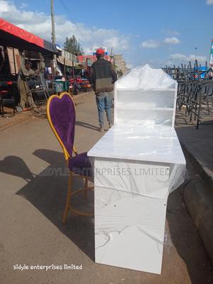 White Nail Table and Purple Love Chair - main view
