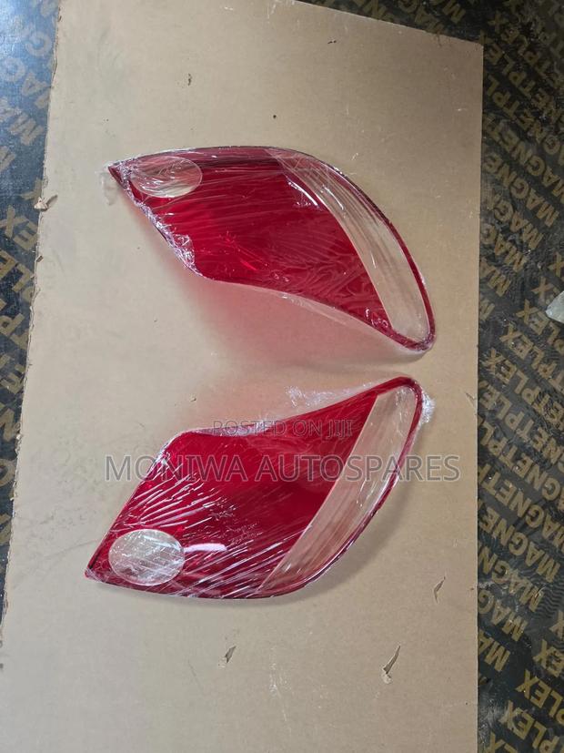 Tail Lens Toyota Ist 2006 Model