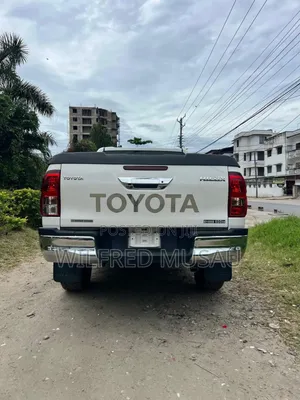 Toyota Hilux 2.4 Diesel 2020 White