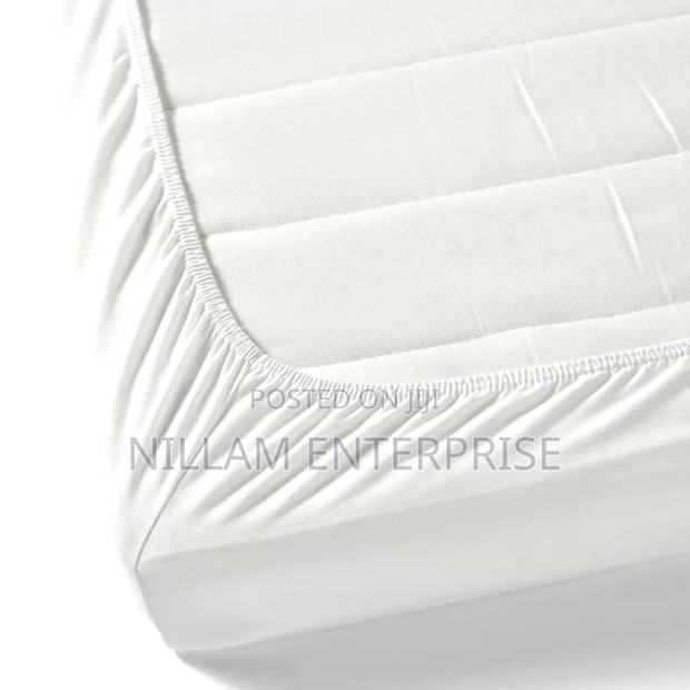*White Fitted Stripped Bedsheets - thumbnail 3
