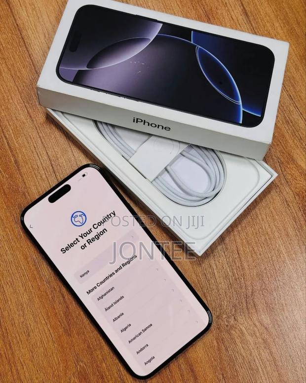 Apple iPhone 16 Pro Max 1 TB Black - thumbnail 2