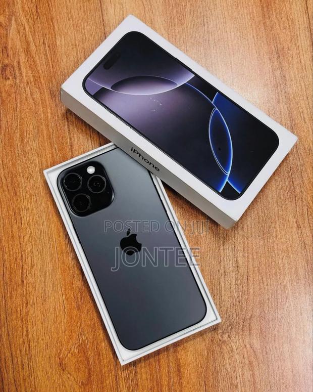 Apple iPhone 16 Pro Max 1 TB Black - thumbnail 3