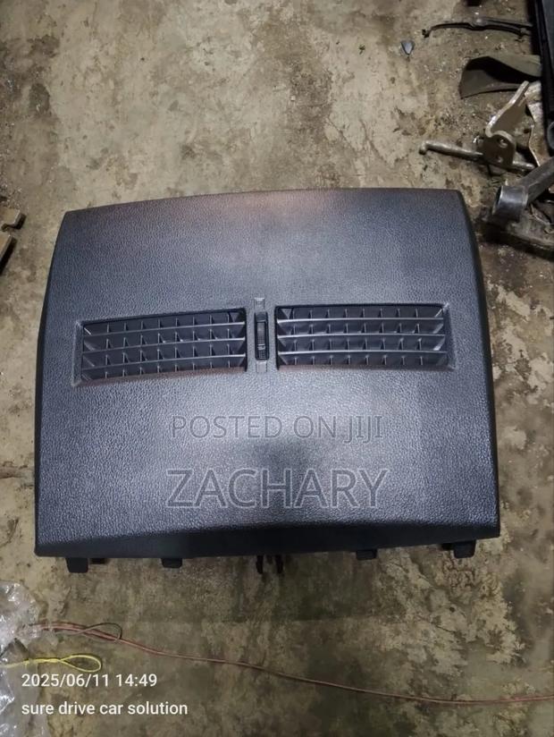Nissan Tiida Dashboard Vent