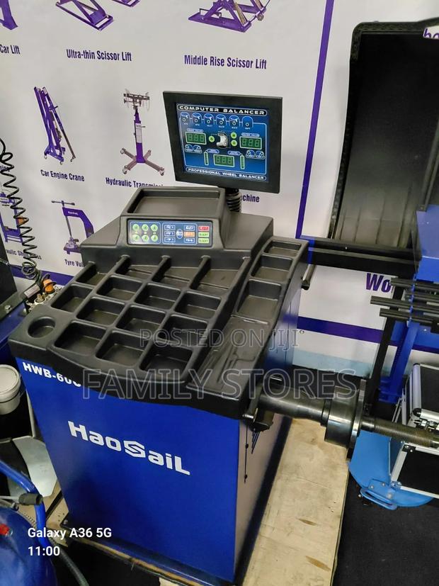 Commercial Wheel Balancer Machine Electric Powered