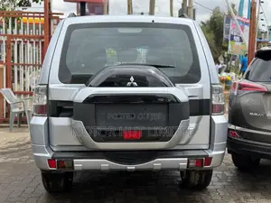 Mitsubishi Shogun 2017 Silver