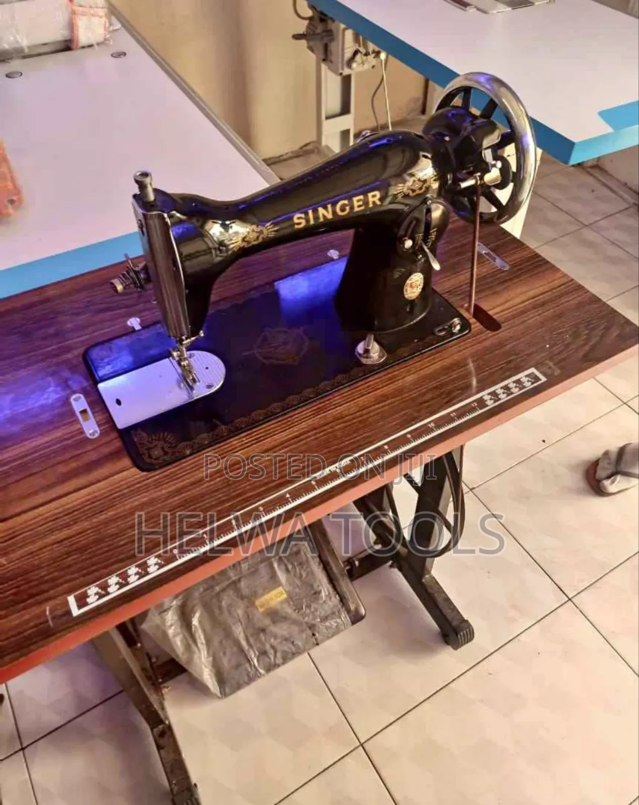 Singer Sewing Machine/ Complete Sewing Machine