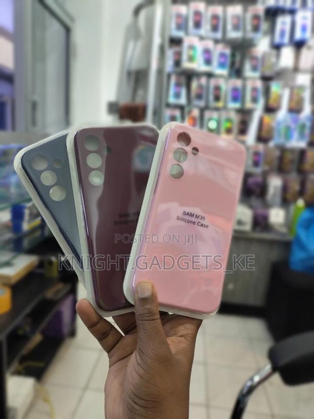 Samsung M35 White Case. - thumbnail 2