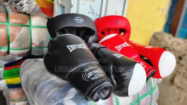Boxing Gear Gloves/ Headgear - thumbnail 2