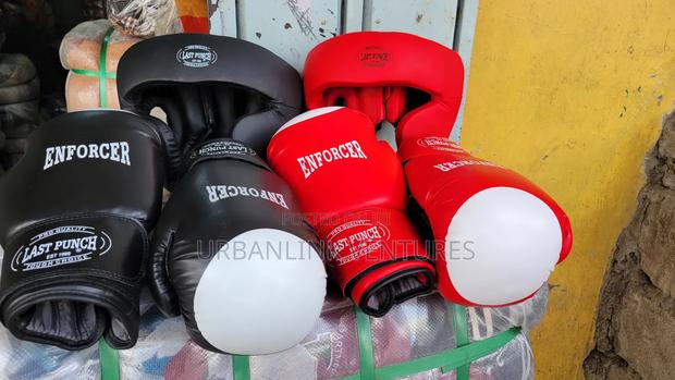 Boxing Gear Gloves/ Headgear - thumbnail 4