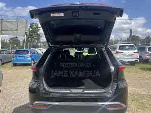 Toyota Harrier 2.0 2020 Matt Black