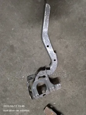 Bonnet Hedges Toyota Ist New