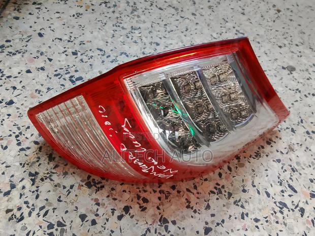 Toyota Vanguard 2010 Back Light