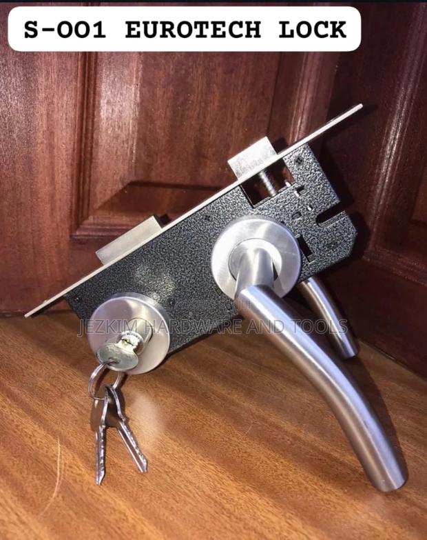 Steel Door Lock With Rose Handles