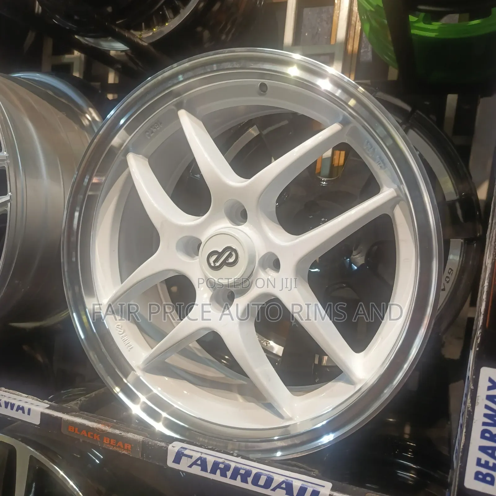 Size 16/4 / 100 White Rims