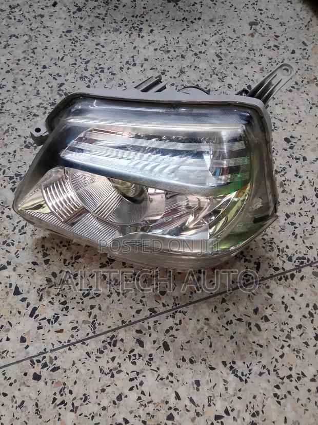 Headlight Sienta 2010 Xenon
