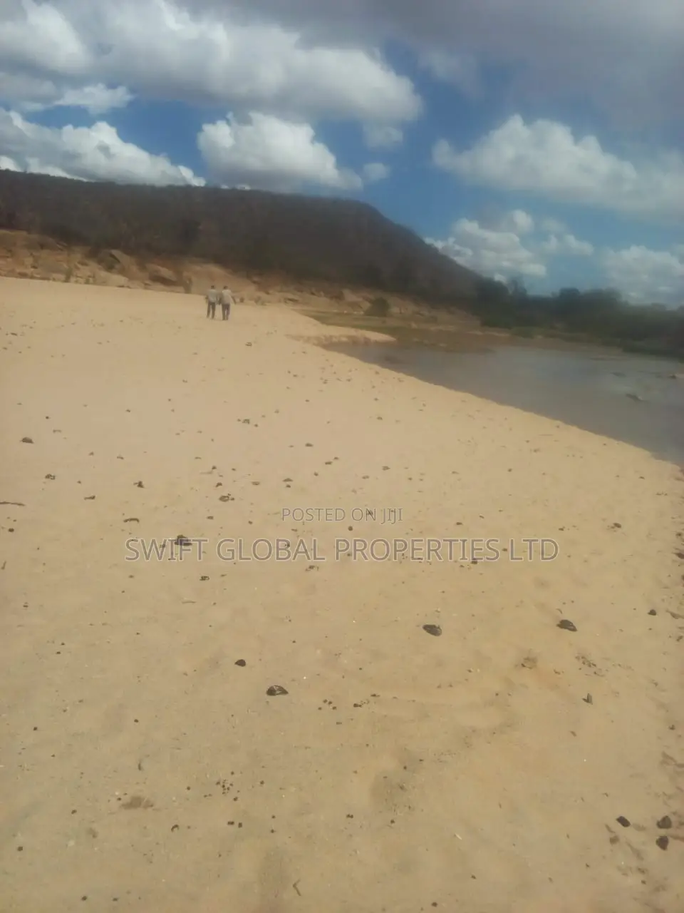 400 Acres Touching Athi River in Kambu Is Available for Sale
