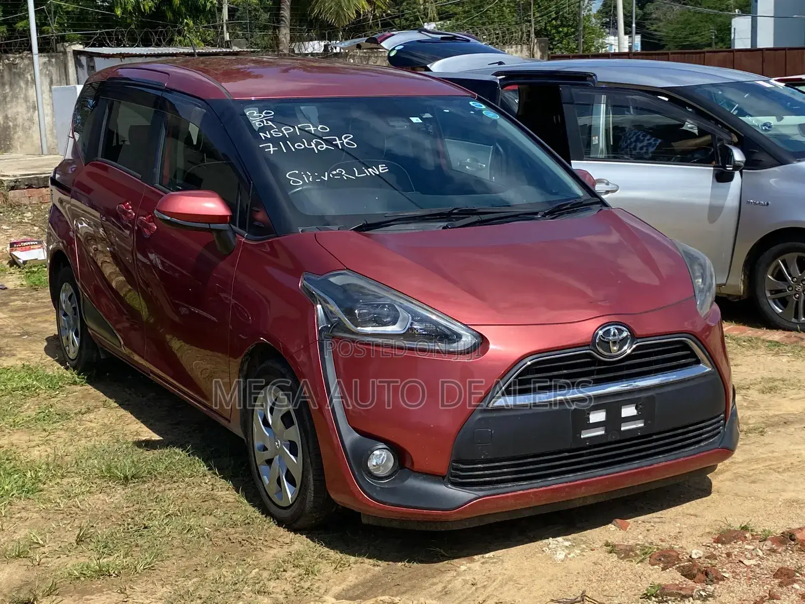 Toyota Sienta 2018 Burgundy