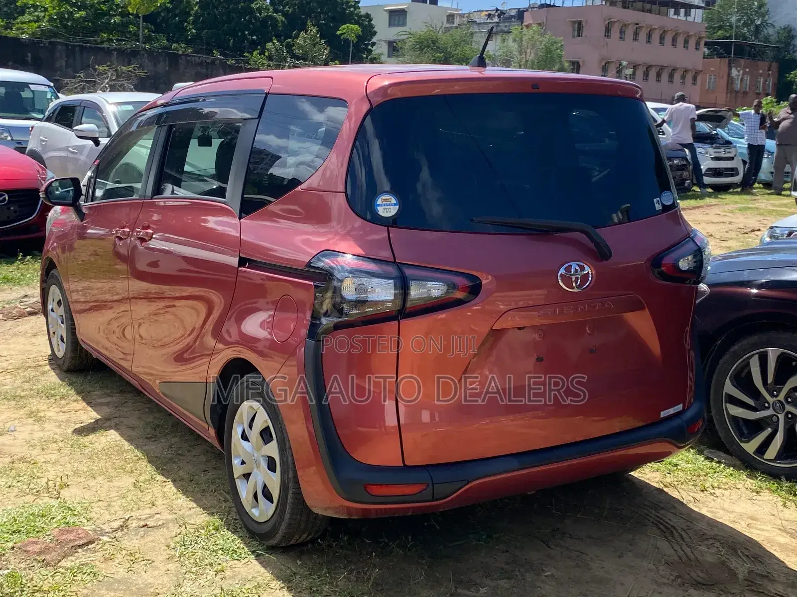 Toyota Sienta 2018 Burgundy