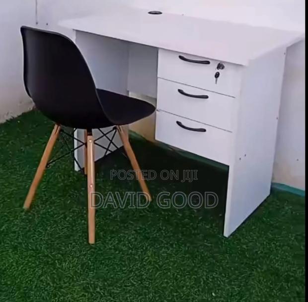 Simple Table and Eames - main view