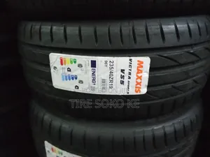 235/40 R19 Maxxis Sports 5