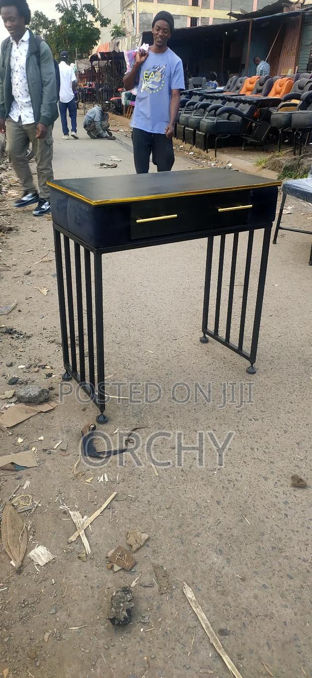 Manicure Table/ Nail Table - thumbnail 3