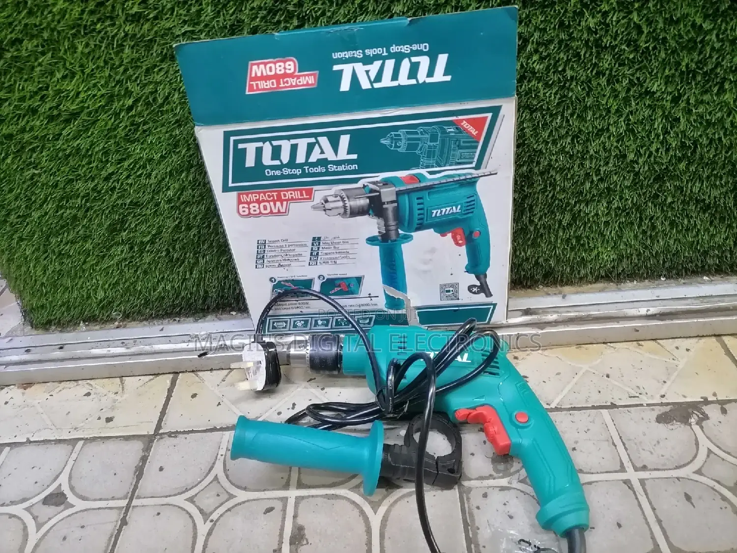 Long Lasting 680w Total Impact Drill
