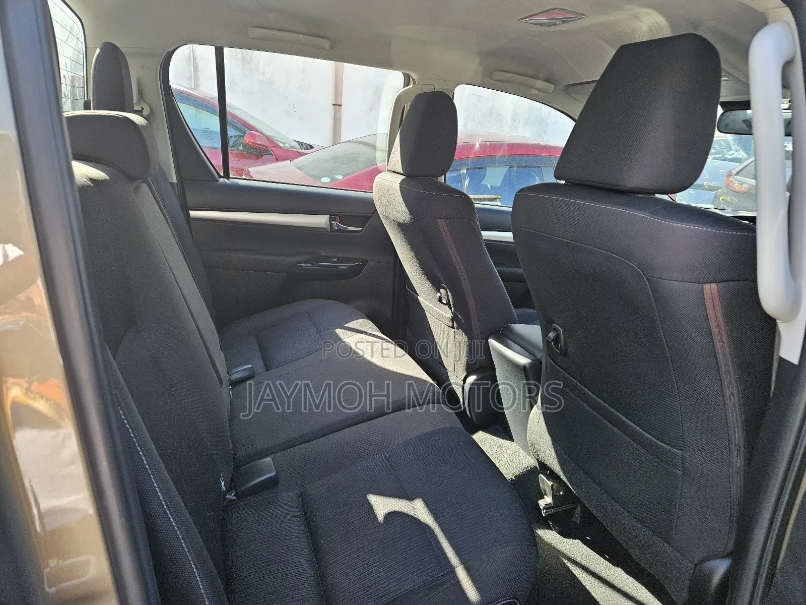 Toyota Hilux 2023 Brown