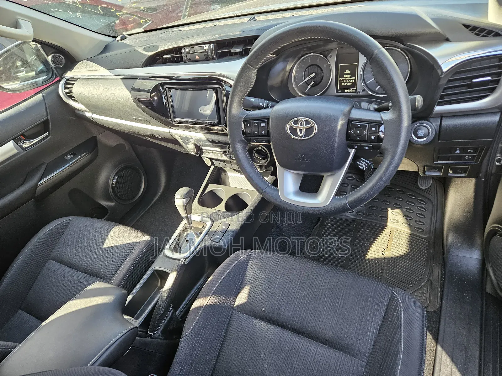 Toyota Hilux 2023 Brown