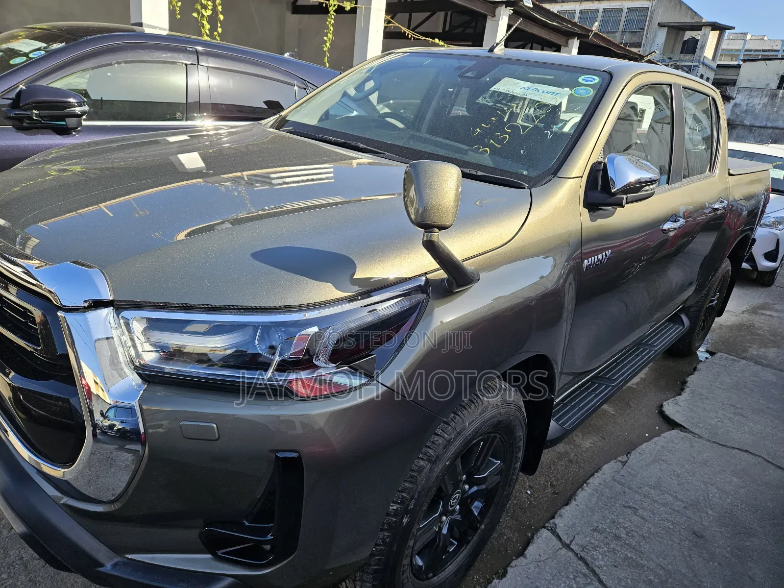 Toyota Hilux 2023 Brown