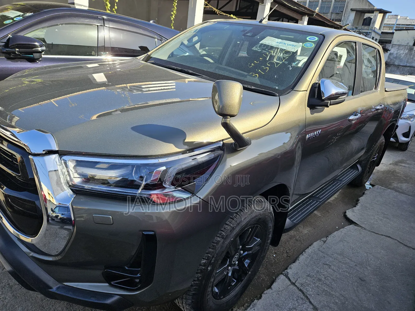Toyota Hilux 2023 Brown
