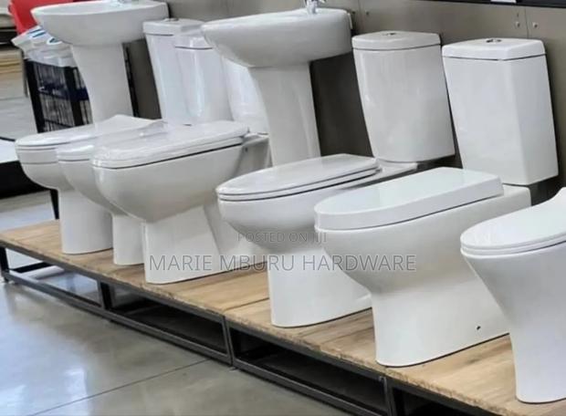 Water Closet Close Couple Toilet