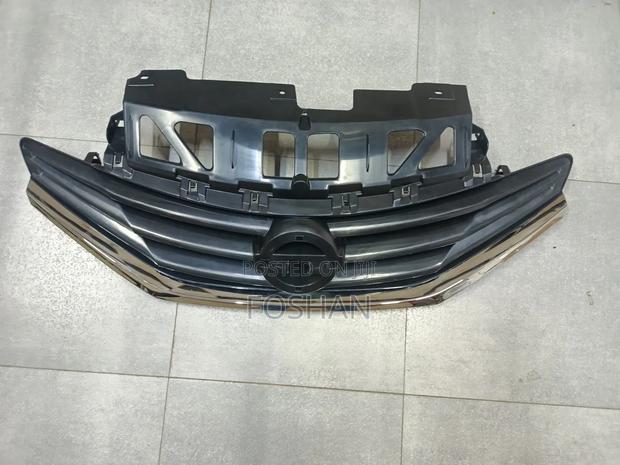 Note 2012 Grille - main view