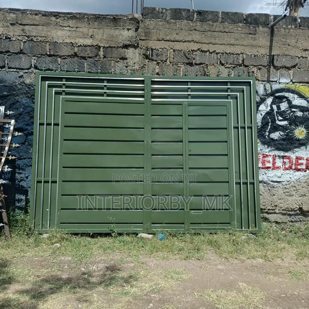 Green Sliding Gate - main view