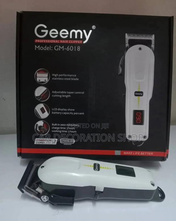 Cordless Rechargeable Shaver - main view