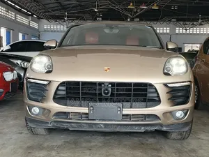 Porsche Macan Base 2018 Gold
