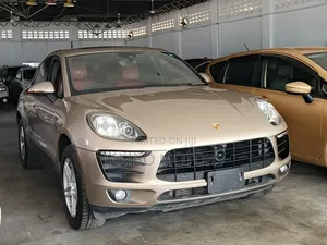 Porsche Macan Base 2018 Gold