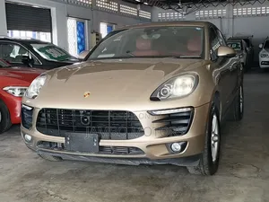 Porsche Macan Base 2018 Gold