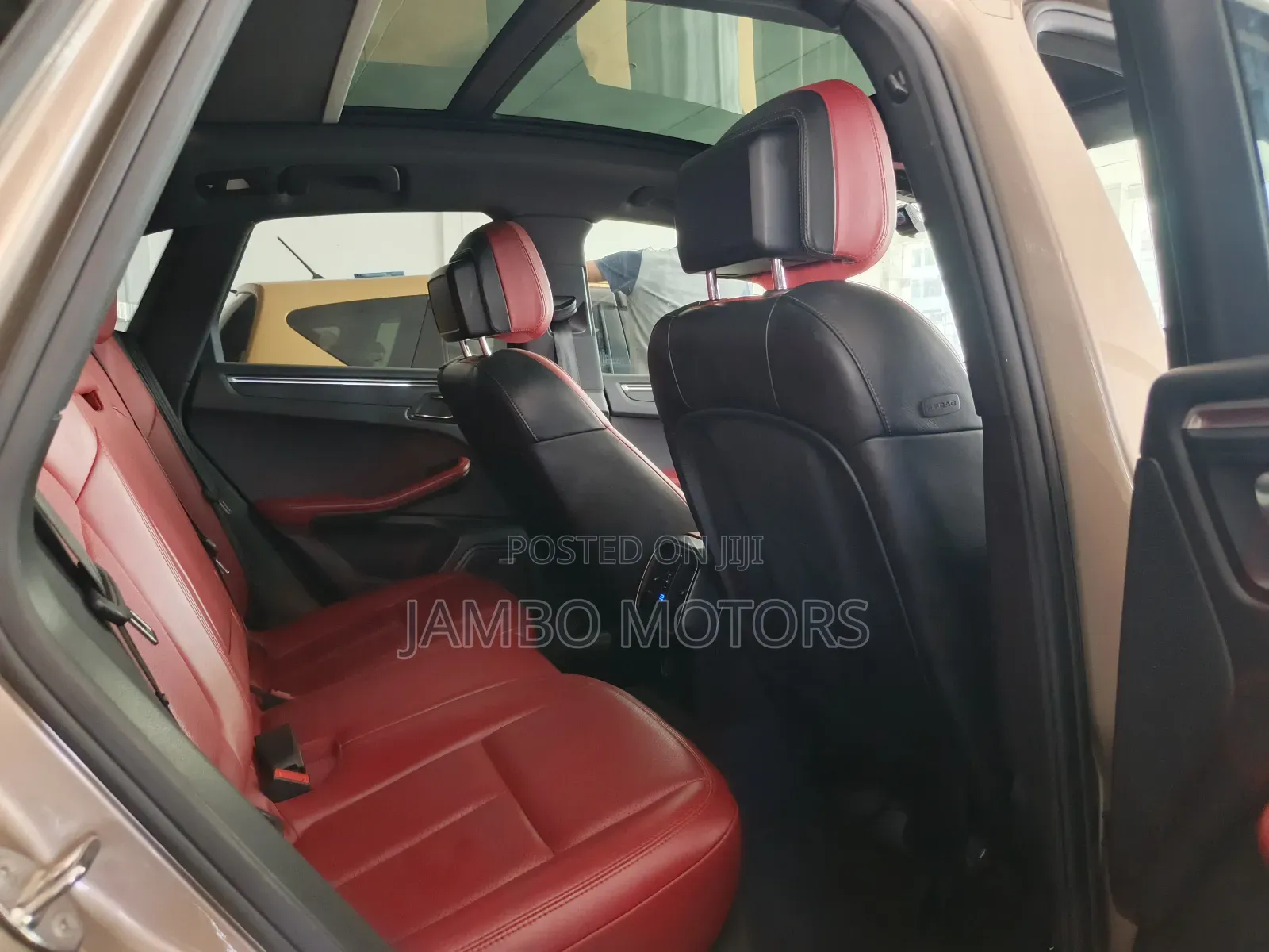 Porsche Macan Base 2018 Gold