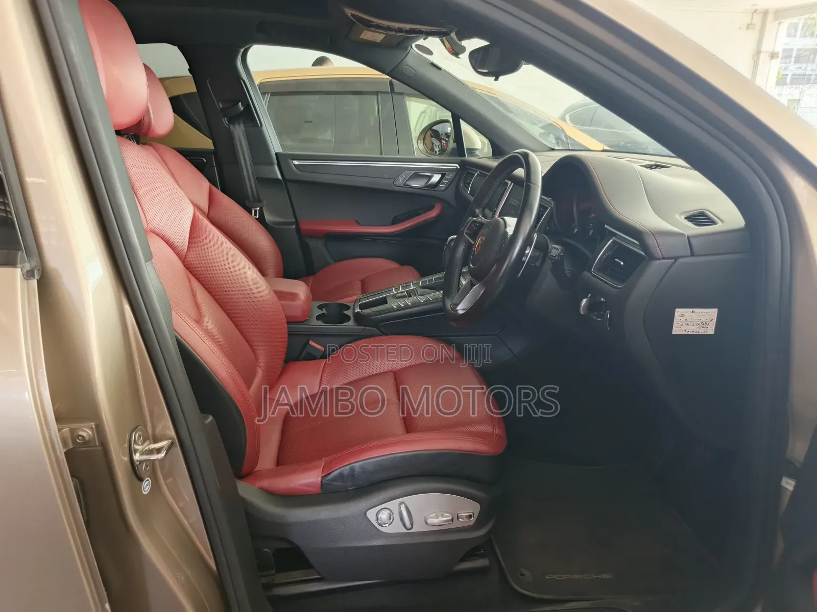 Porsche Macan Base 2018 Gold