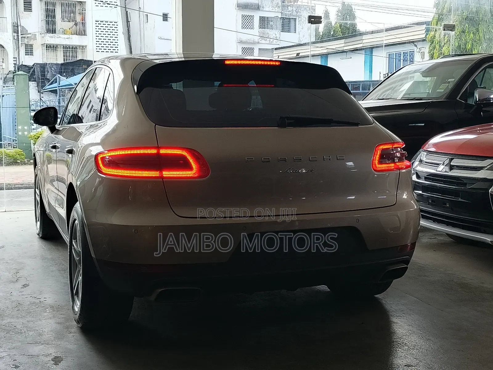 Porsche Macan Base 2018 Gold