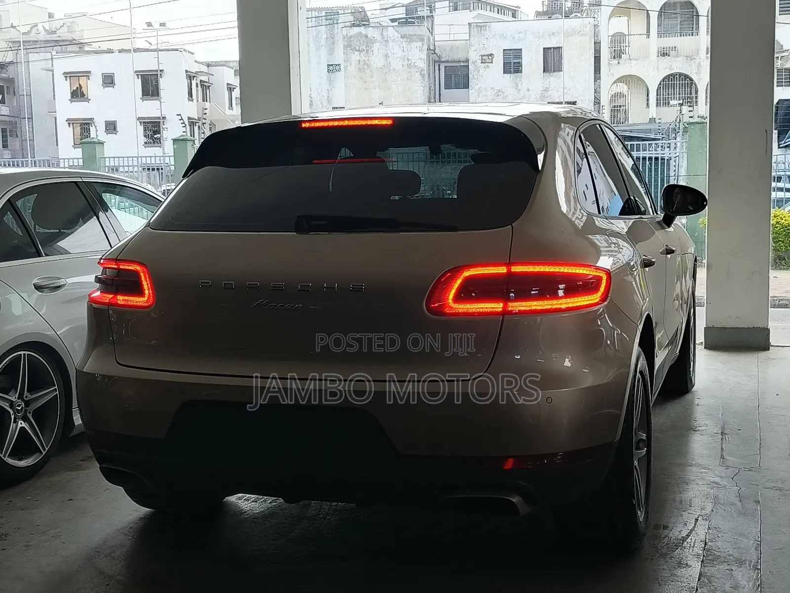 Porsche Macan Base 2018 Gold