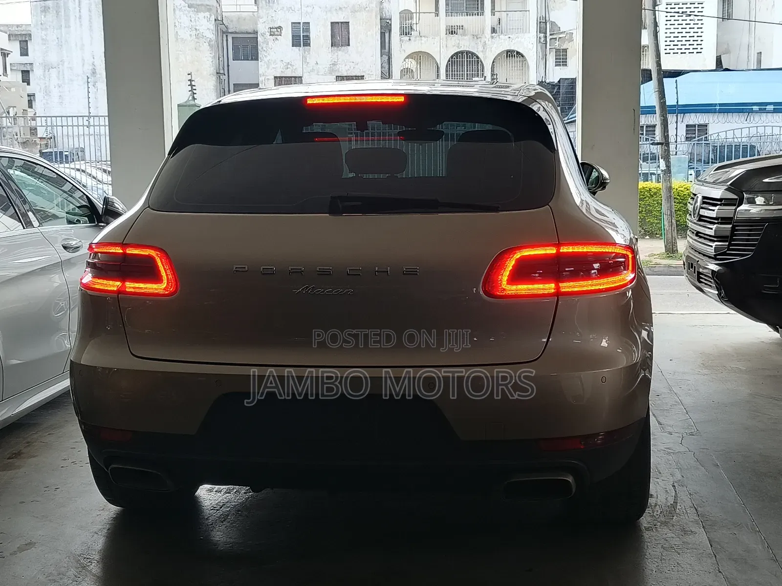 Porsche Macan Base 2018 Gold